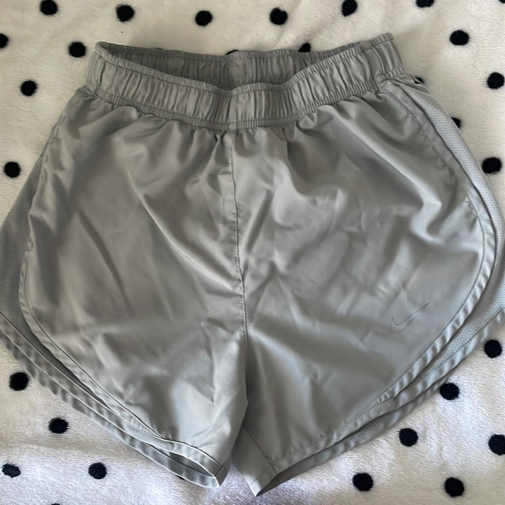 Nike women’s tempo running short - XS